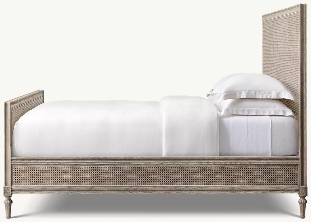  Bed with Footboard
