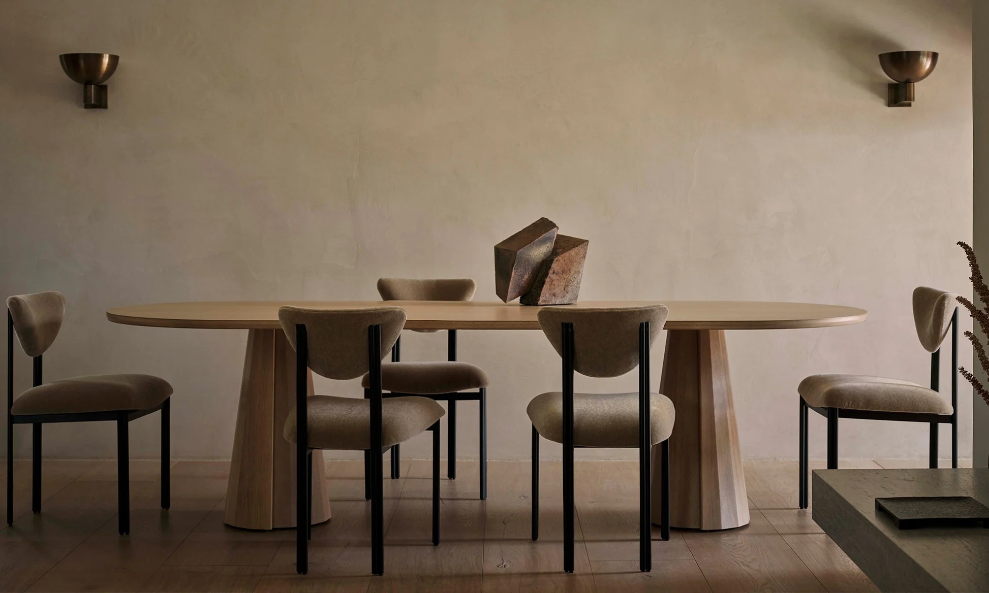Finnley Oak Oval Dining Table