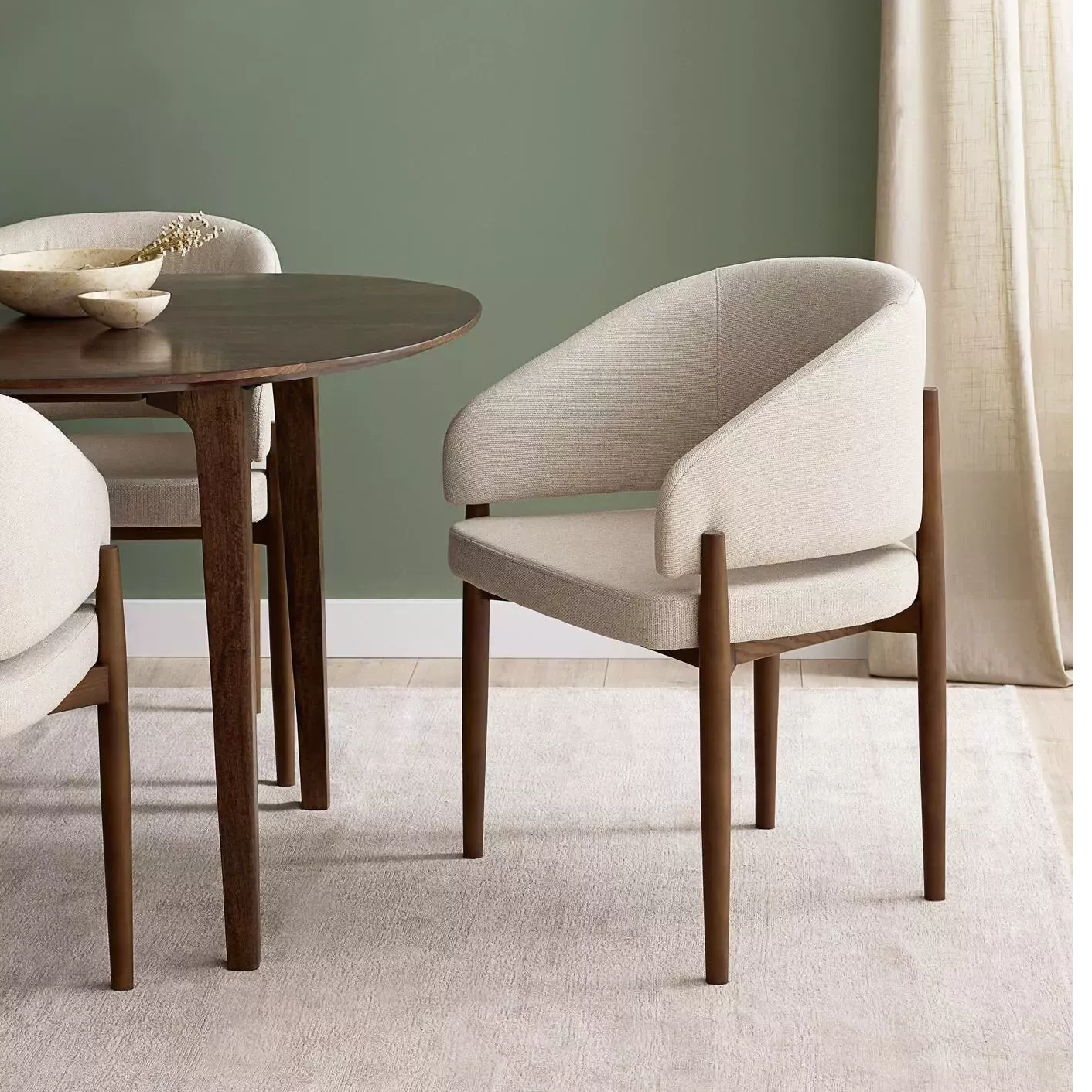 Armchair Vs. Armless Chair: A Comparative Guide To Choosing The Right "Space Companion"