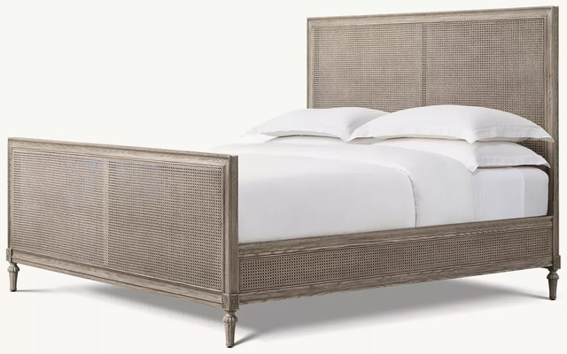  Bed with Footboard